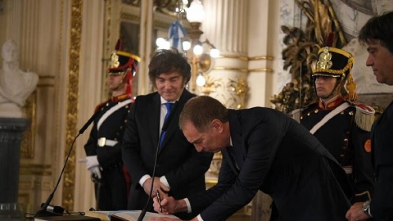 El Gobierno oficializó a Diego Santilli como nuevo ministro del Interior
