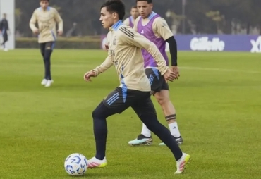Tres jugadores Sub 20 entrenaron en el plantel de Scaloni