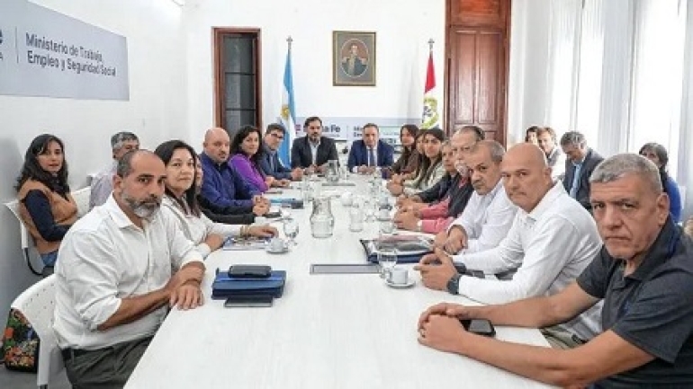 Gobierno y gremios retoman la discusión paritaria en Santa Fe