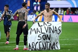 Milei sobre la bandera de Malvinas: “En el peor de los casos será una sanción de US$30.000″