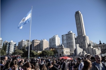Rosario celebrará el Día de la Bandera con la presencia de Abel Pintos