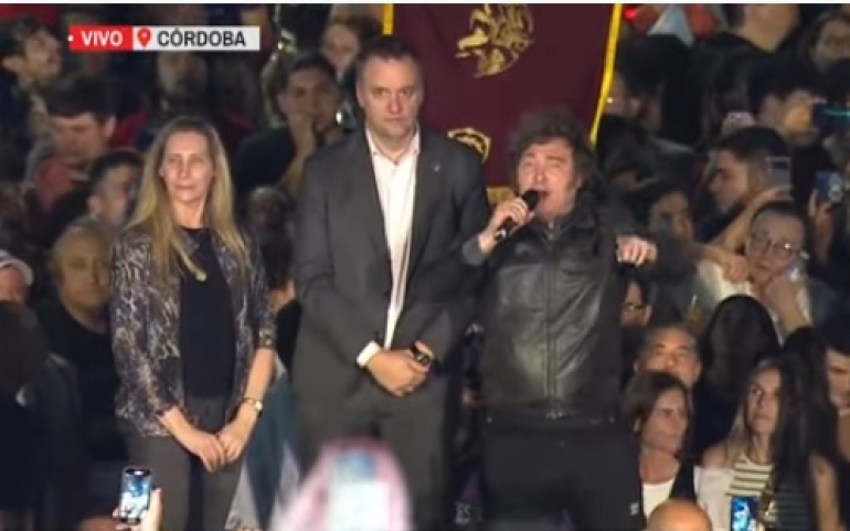 Milei: "No flaqueen, sigan peleando, a no aflojar".  Está negociando un préstamo del Tesoro de EEUU