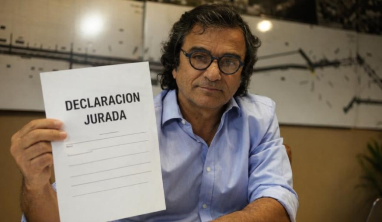 Otro funcionario sospechado y afuera del gobierno