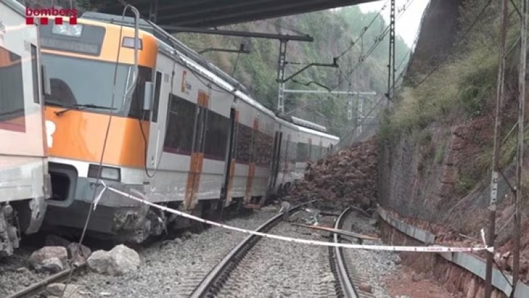 Chocaron otros dos trenes en España: Un muerto y más de 15 heridos