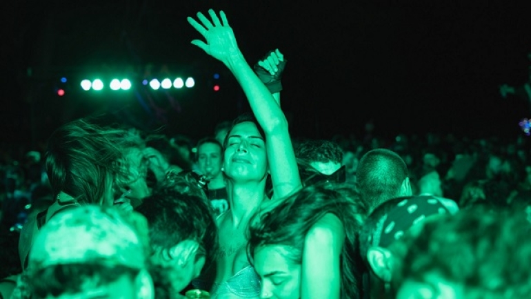 Garantía para el acceso al agua potable en eventos musicales masivos