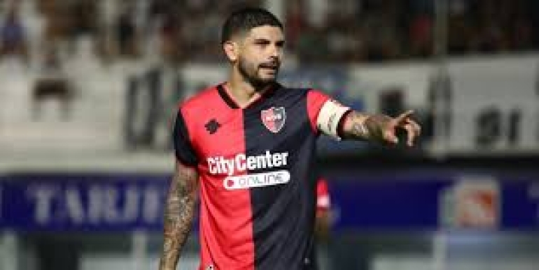 Éver Banega para la visita de Newell's a Huracán