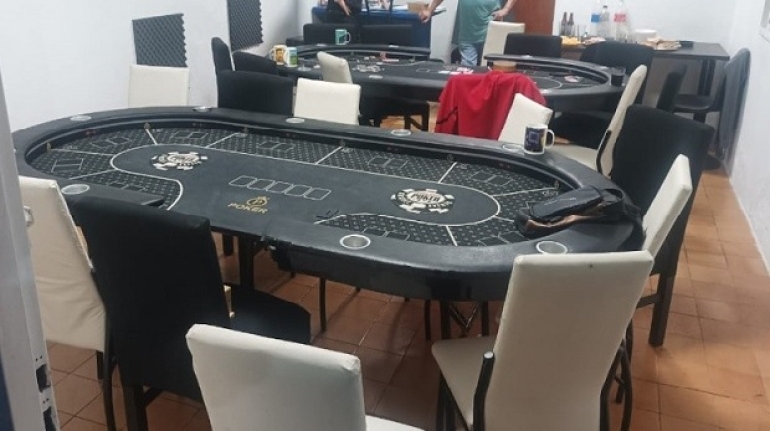 Descubrieron un casino clandestino en zona oeste. Hay detenidos