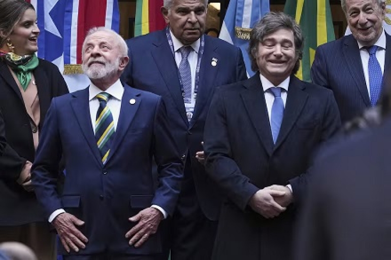 Milei va a la cumbre del Mercosur en Brasil, con la mira puesta en la apertura económica