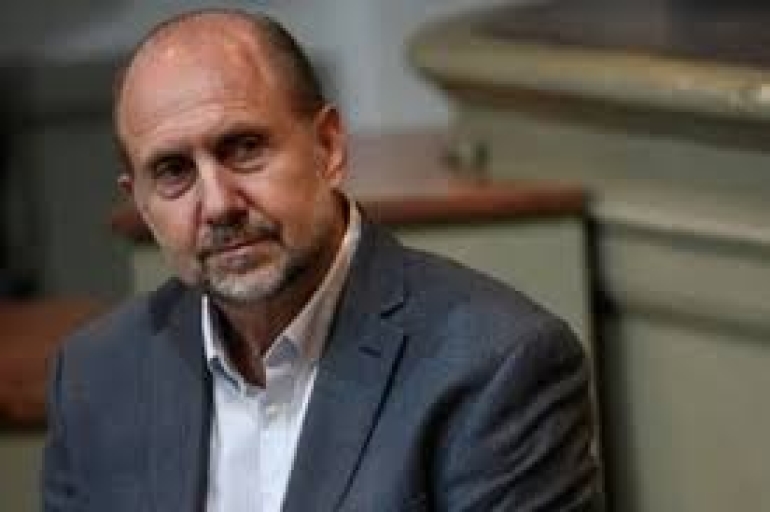 Después del fracaso Perotti vuelve