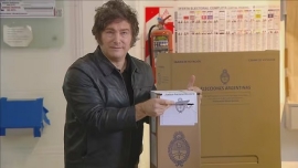 Javier Milei votó en Almagro acompañado por su hermana
