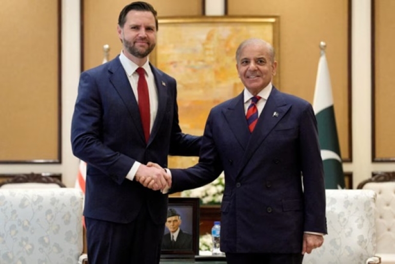 Donald Trump anunció el acuerdo de paz con Irán y decretó la reapertura del estrecho de Ormuz