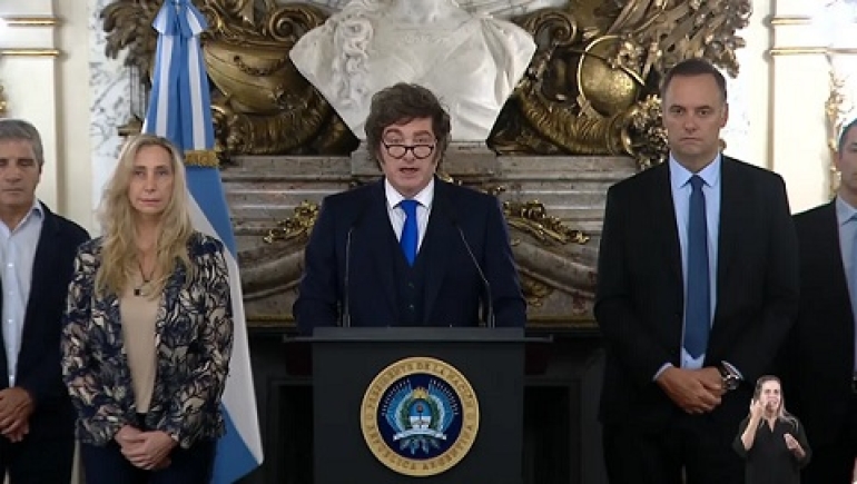 Milei festejó un “fallo histórico” en el juicio por YPF:  "Expropiar está mal porque robar está mal"