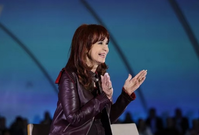 Cristina Kirchner: "¿Por qué no me dejan competir y me derrotan electoralmente?"