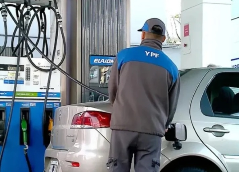 Naftas YPF más cara en Rosario pero con descuento según horario