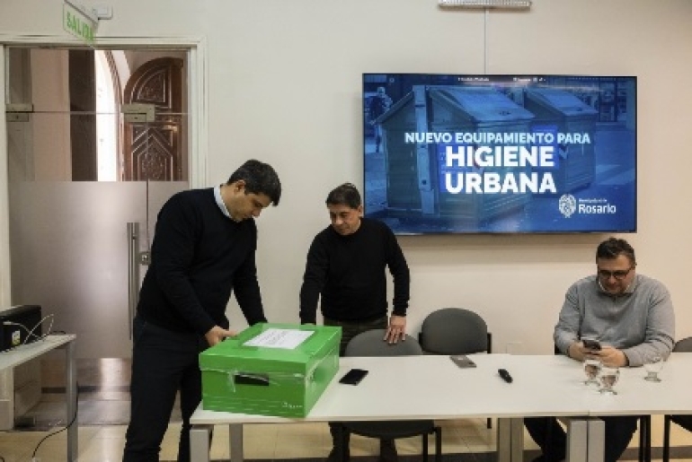 El municipio comprará 4.180 contenedores de carga lateral y trasera