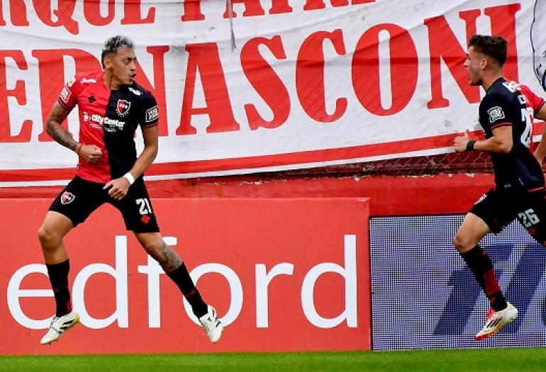 Newell's obtuvo un triunfo clave para la permanencia y complicó la clasificación de Huracán