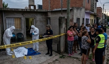 Asesinaron a una joven a tiros en Barrio Tablada