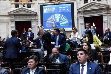 Diputados aprobó el DNU con 129 votos afirmativos y el Gobierno blindó el acuerdo con el FMI