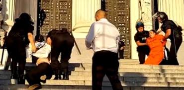 Protesta en el Congreso por la Ley de Glaciares: detuvieron a activistas de Greenpeace y golpearon a periodistas