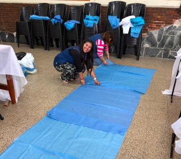 Una bandera gigante con aportes de toda la comunidad