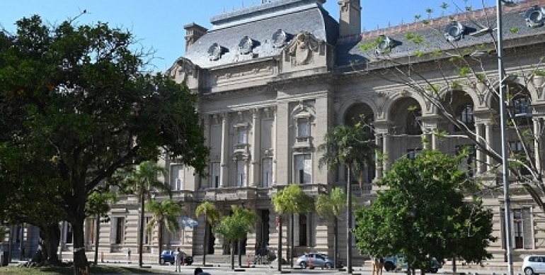 Definen entre tres nombres para el Tribunal de Cuentas de Santa Fe