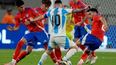 Con Messi en el banco Argentina enfrenta a Chile esta noche