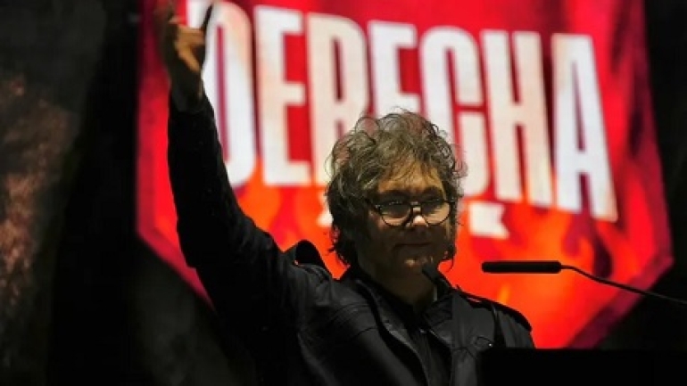 Javier Milei cantó en el show de Fátima Florez y cerró La Derecha Fest