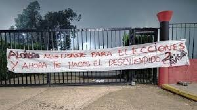 Tensión en Colón: apareció otra bandera contra el presidente José Alonso