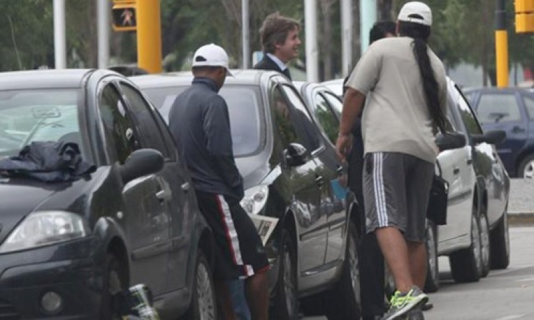 La Legislatura tratará la ley para prohibir cuidacoches