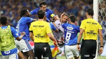 Batalla campal: 23 expulsados en Cruceiro vs. Atlético Mineiro
