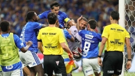 Batalla campal: 23 expulsados en Cruceiro vs. Atlético Mineiro