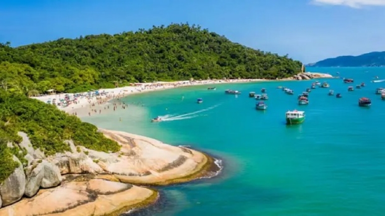 Más de 10 mil casos de gastroenteritis en Florianópolis y playas contaminadas