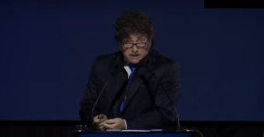 Milei habla en la Bolsa de Comercio, en medio de la polémica por presuntas coimas