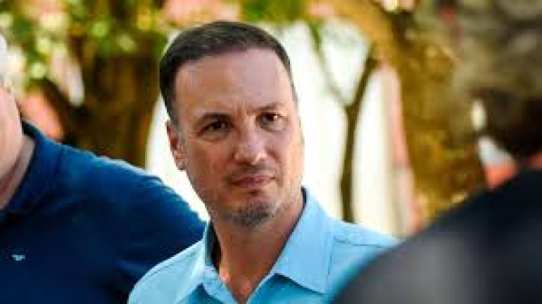 No se doblo, se rompio: Enrico renuncio a su banca en el Senado