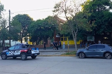 San Cristóbal: un alumno entró armado a su escuela y mató a un compañero