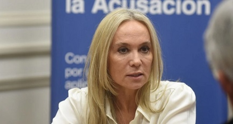 Vranicich: “Debemos debatir seriamente la prohibición del acceso a redes sociales para menores de 16 años”